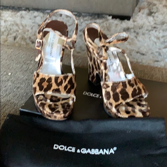 D&G mint condition shoes. Box and bag included. - Picture 5 of 5